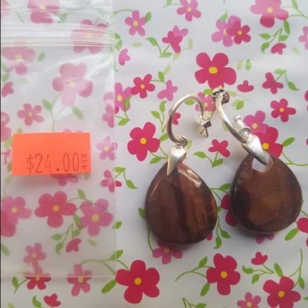 💥5/$25💥Sterling silver earrings - Picture 1 of 1